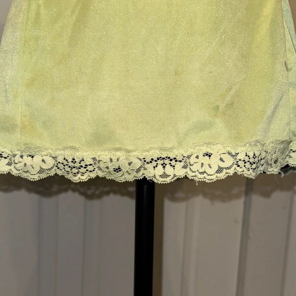 Elegant Light Green Camisole with Floral Details - Picture 4 of 16